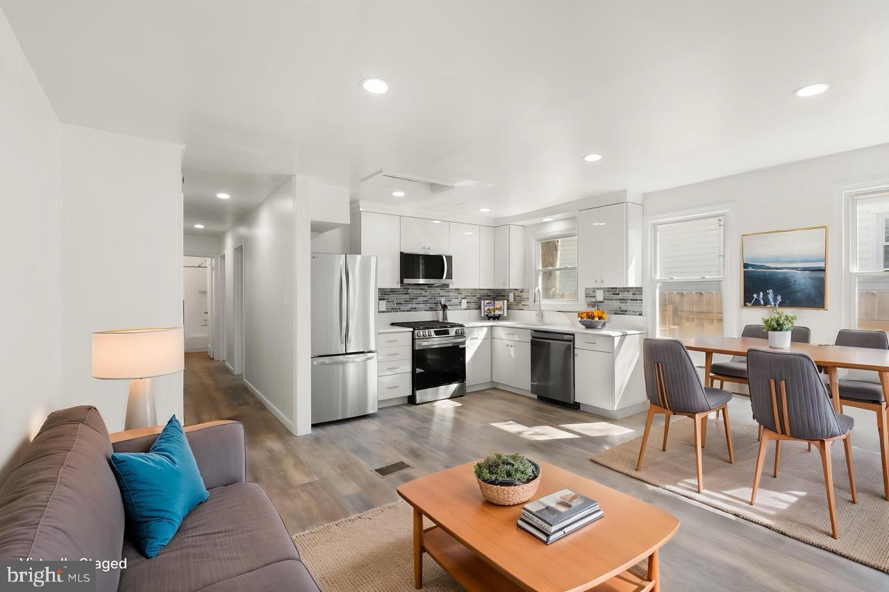 28 E REED AVE, ALEXANDRIA, Virginia 22305, 2 Bedrooms Bedrooms, ,1 BathroomBathrooms,Residential,For sale,28 E REED AVE,VAAX2042302 MLS # VAAX2042302