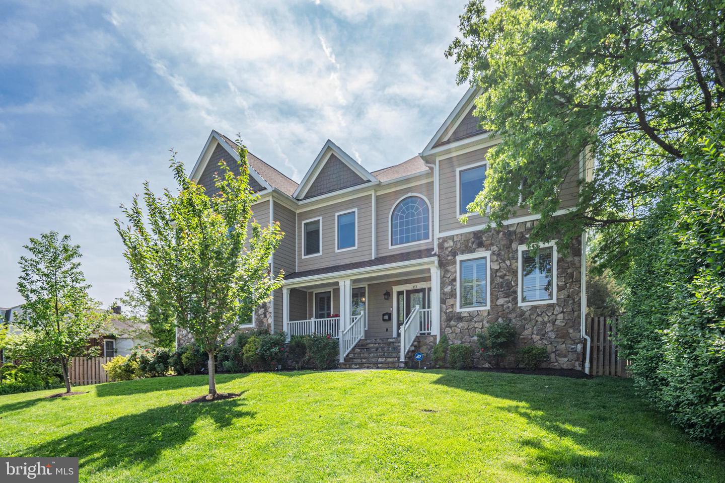 856 N HARRISON ST, ARLINGTON, Virginia 22205, 6 Bedrooms Bedrooms, ,5 BathroomsBathrooms,Residential,For sale,856 N HARRISON ST,VAAR2053982 MLS # VAAR2053982