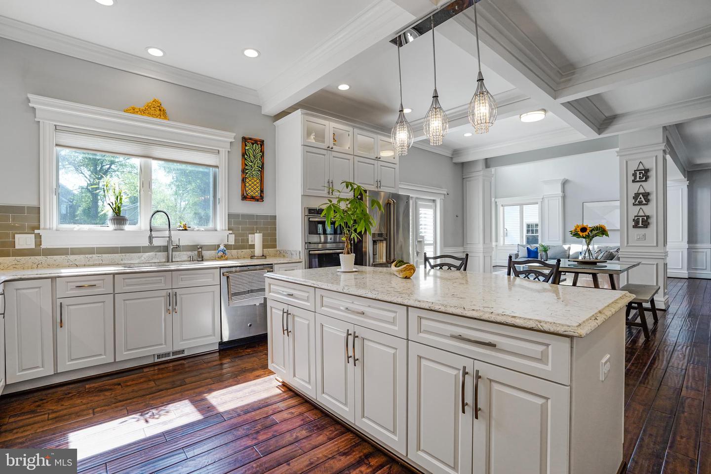 856 N HARRISON ST, ARLINGTON, Virginia 22205, 6 Bedrooms Bedrooms, ,5 BathroomsBathrooms,Residential,For sale,856 N HARRISON ST,VAAR2053982 MLS # VAAR2053982