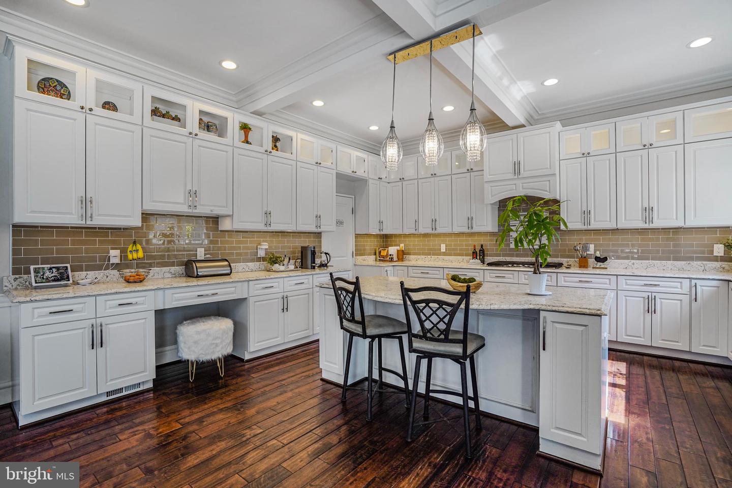 856 N HARRISON ST, ARLINGTON, Virginia 22205, 6 Bedrooms Bedrooms, ,5 BathroomsBathrooms,Residential,For sale,856 N HARRISON ST,VAAR2053982 MLS # VAAR2053982