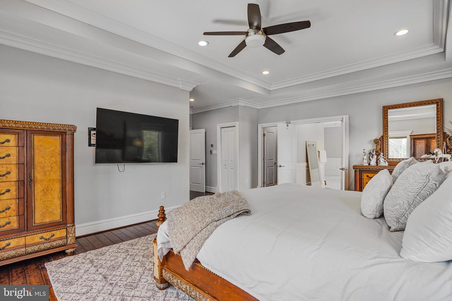 856 N HARRISON ST, ARLINGTON, Virginia 22205, 6 Bedrooms Bedrooms, ,5 BathroomsBathrooms,Residential,For sale,856 N HARRISON ST,VAAR2053982 MLS # VAAR2053982