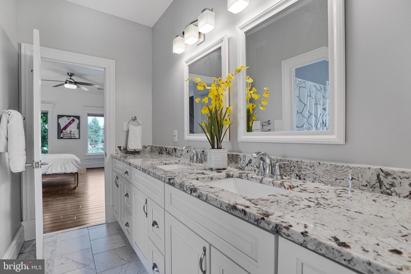 856 N HARRISON ST, ARLINGTON, Virginia 22205, 6 Bedrooms Bedrooms, ,5 BathroomsBathrooms,Residential,For sale,856 N HARRISON ST,VAAR2053982 MLS # VAAR2053982