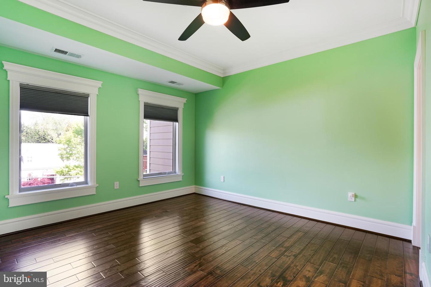 856 N HARRISON ST, ARLINGTON, Virginia 22205, 6 Bedrooms Bedrooms, ,5 BathroomsBathrooms,Residential,For sale,856 N HARRISON ST,VAAR2053982 MLS # VAAR2053982