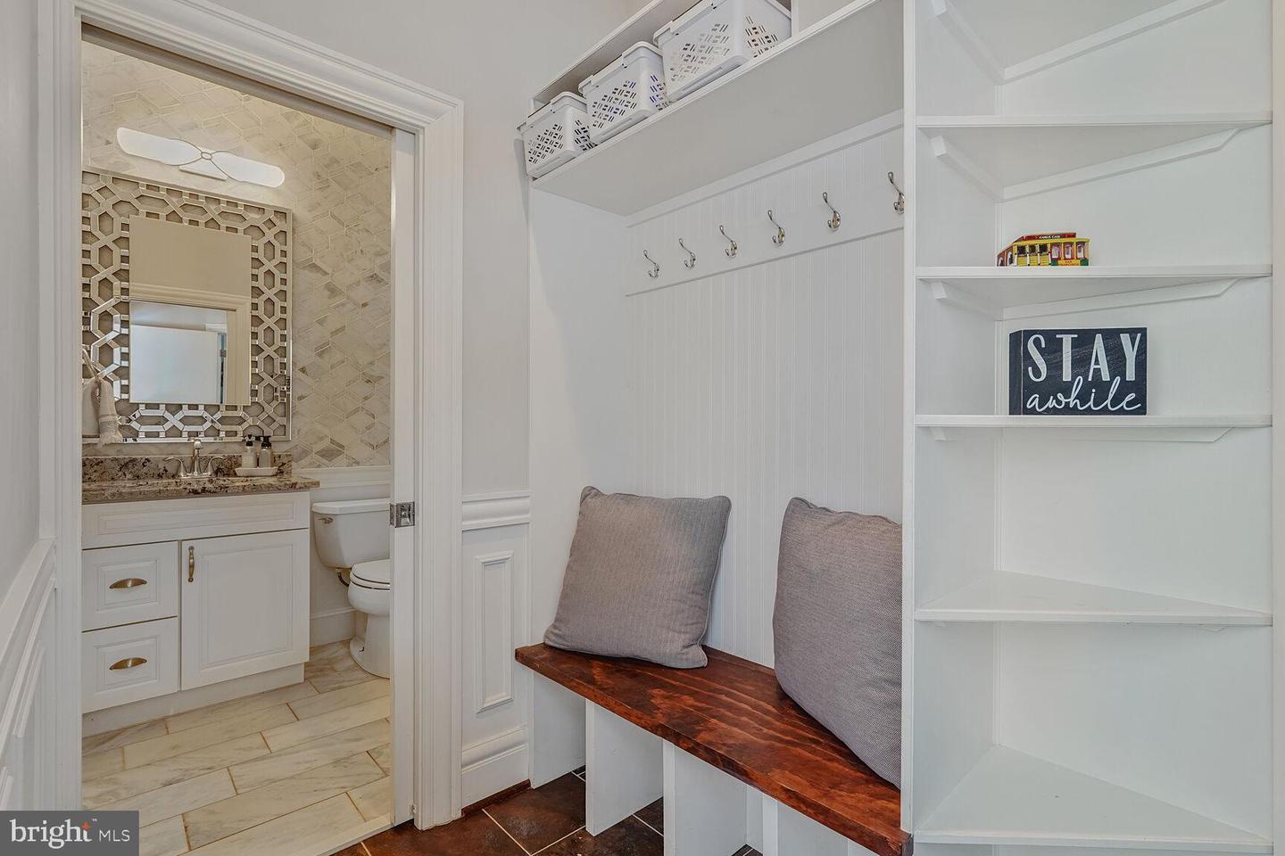856 N HARRISON ST, ARLINGTON, Virginia 22205, 6 Bedrooms Bedrooms, ,5 BathroomsBathrooms,Residential,For sale,856 N HARRISON ST,VAAR2053982 MLS # VAAR2053982