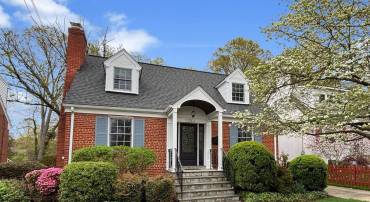 1733 CRESTWOOD DR, ALEXANDRIA, Virginia 22302, 4 Bedrooms Bedrooms, ,2 BathroomsBathrooms,Residential,For sale,1733 CRESTWOOD DR,VAAX2042424 MLS # VAAX2042424