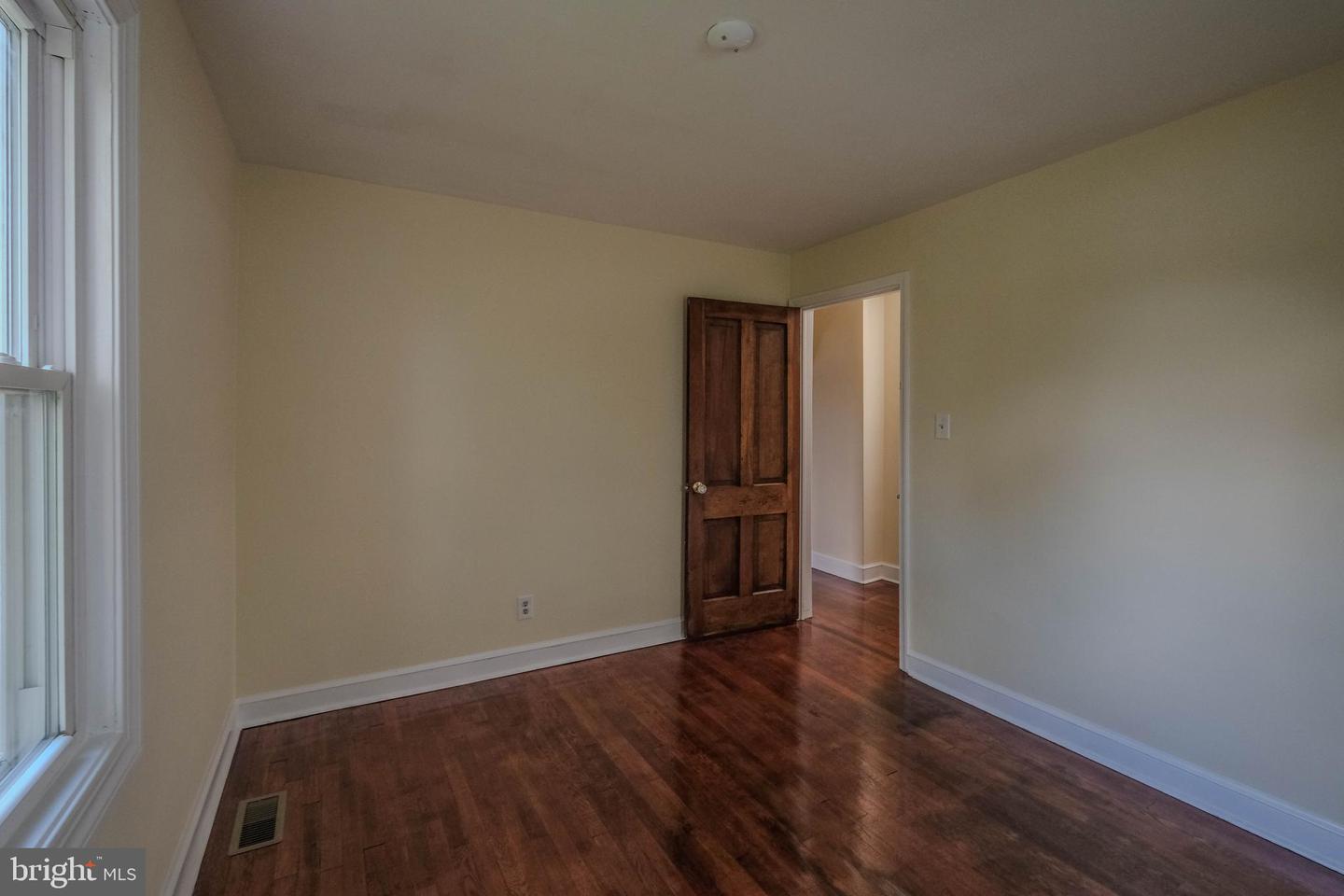 132 W 12TH ST, FRONT ROYAL, Virginia 22630, 3 Bedrooms Bedrooms, 8 Rooms Rooms,1 BathroomBathrooms,Residential,For sale,132 W 12TH ST,VAWR2010536 MLS # VAWR2010536