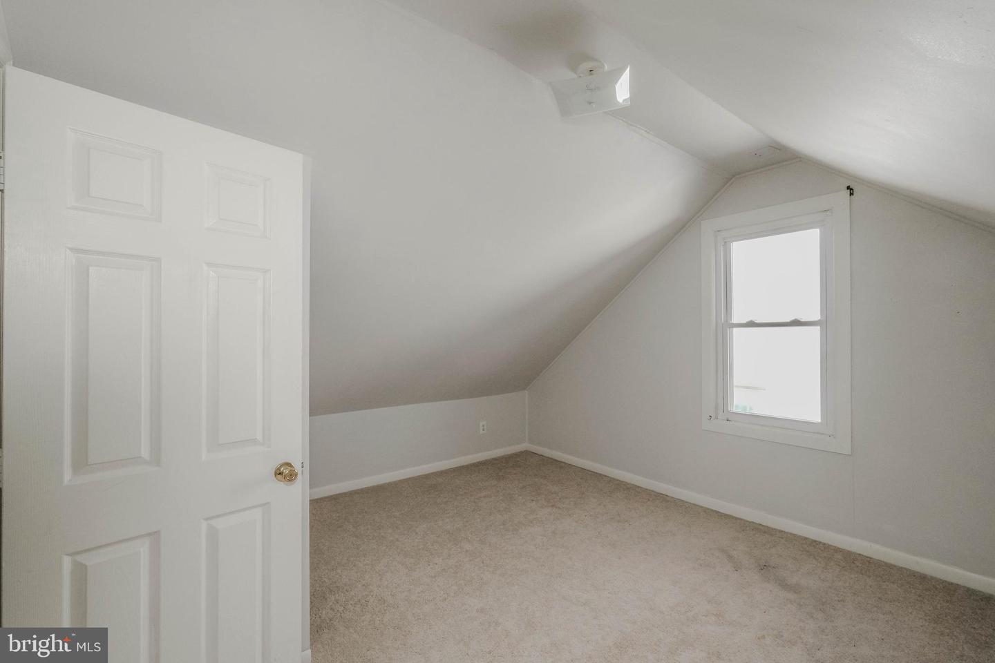 132 W 12TH ST, FRONT ROYAL, Virginia 22630, 3 Bedrooms Bedrooms, 8 Rooms Rooms,1 BathroomBathrooms,Residential,For sale,132 W 12TH ST,VAWR2010536 MLS # VAWR2010536