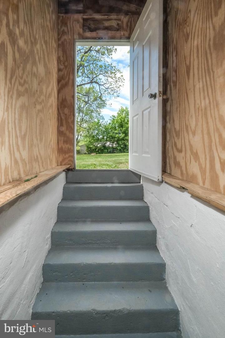 132 W 12TH ST, FRONT ROYAL, Virginia 22630, 3 Bedrooms Bedrooms, 8 Rooms Rooms,1 BathroomBathrooms,Residential,For sale,132 W 12TH ST,VAWR2010536 MLS # VAWR2010536