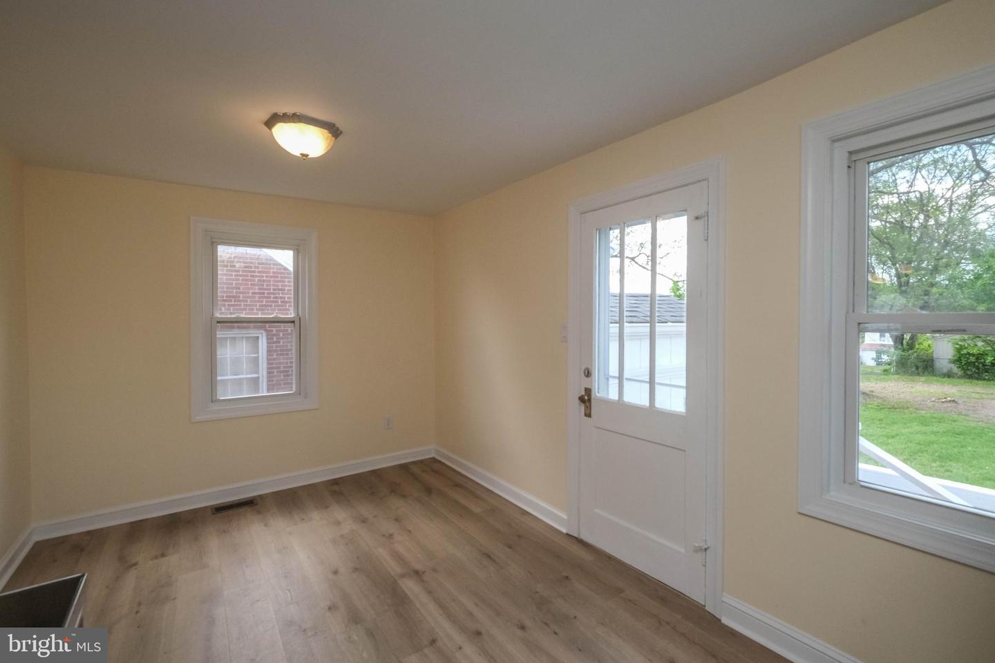 132 W 12TH ST, FRONT ROYAL, Virginia 22630, 3 Bedrooms Bedrooms, 8 Rooms Rooms,1 BathroomBathrooms,Residential,For sale,132 W 12TH ST,VAWR2010536 MLS # VAWR2010536