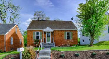 132 W 12TH ST, FRONT ROYAL, Virginia 22630, 3 Bedrooms Bedrooms, 8 Rooms Rooms,1 BathroomBathrooms,Residential,For sale,132 W 12TH ST,VAWR2010536 MLS # VAWR2010536