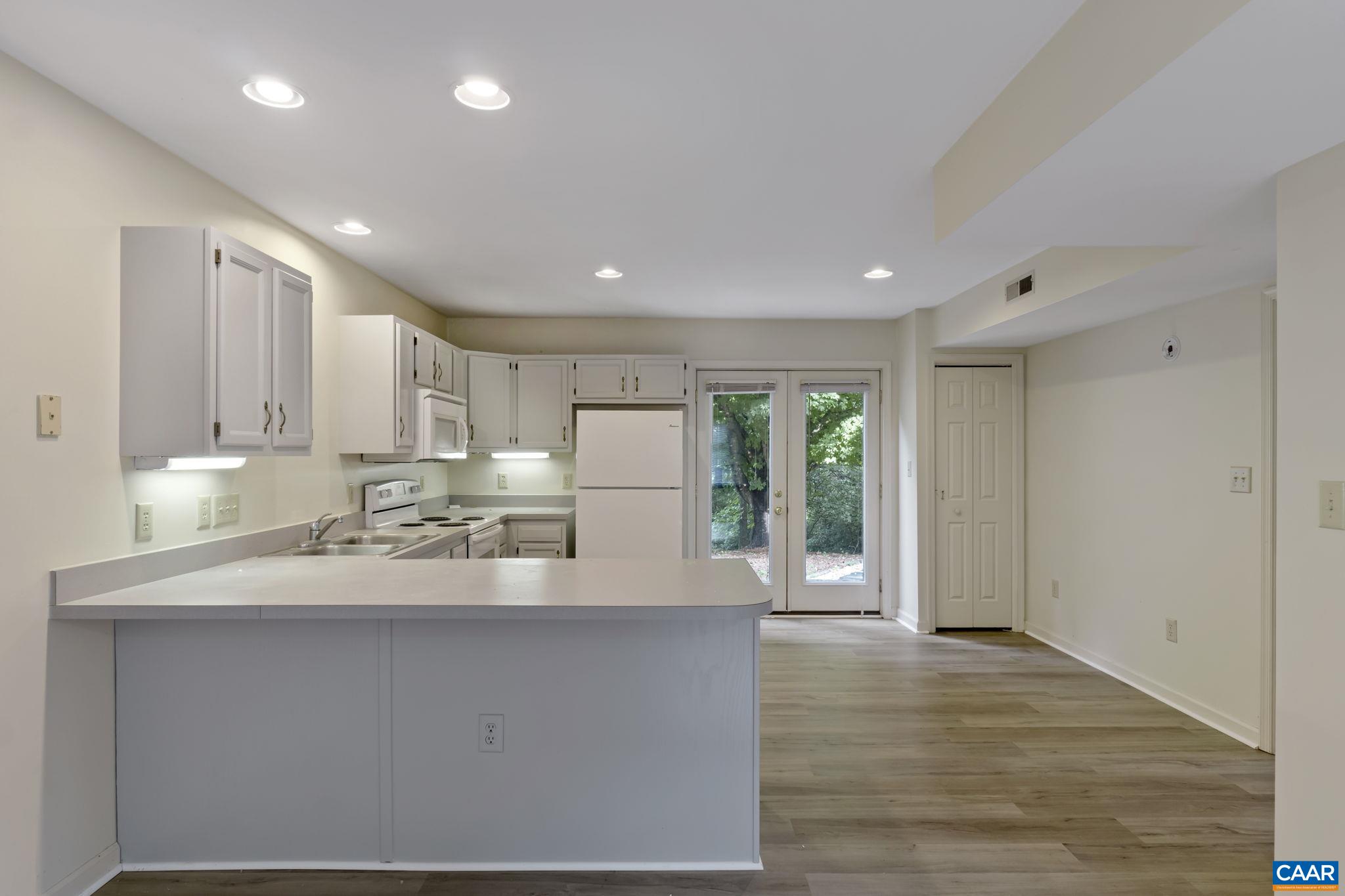 1018 HIGHLANDS DR, CHARLOTTESVILLE, Virginia 22901, 2 Bedrooms Bedrooms, ,2 BathroomsBathrooms,Residential,1018 HIGHLANDS DR,660192 MLS # 660192