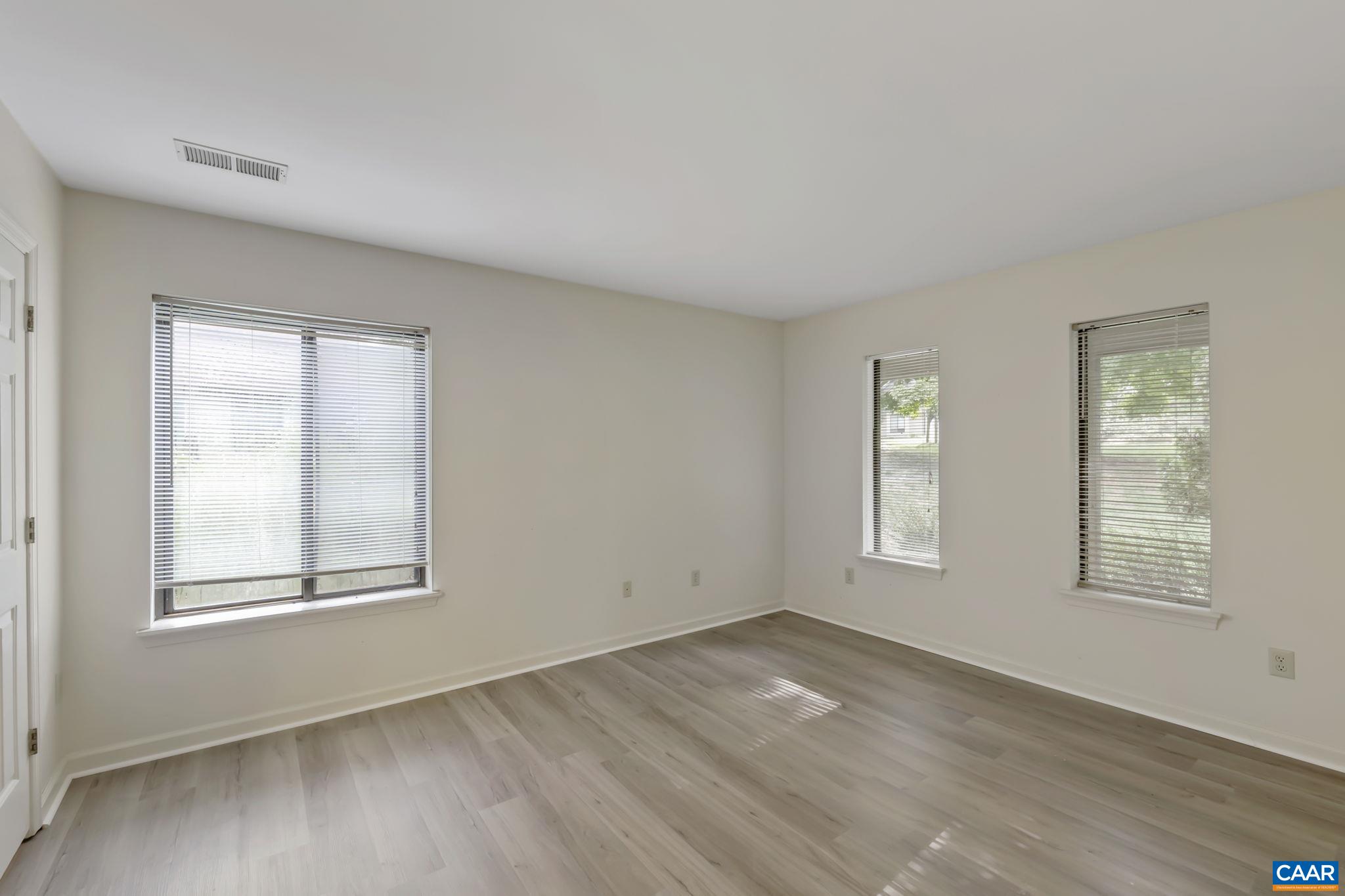 1018 HIGHLANDS DR, CHARLOTTESVILLE, Virginia 22901, 2 Bedrooms Bedrooms, ,2 BathroomsBathrooms,Residential,1018 HIGHLANDS DR,660192 MLS # 660192