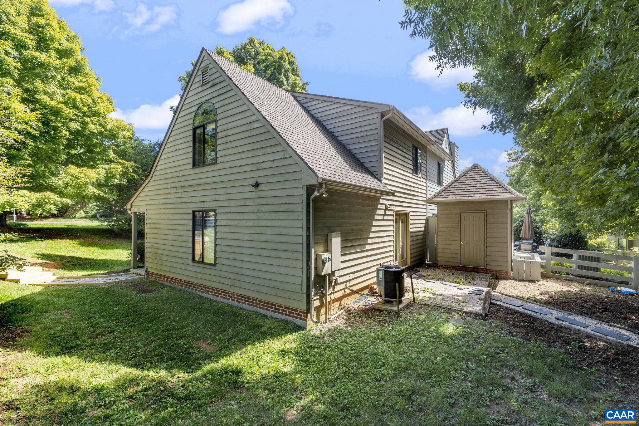 1018 HIGHLANDS DR, CHARLOTTESVILLE, Virginia 22901, 2 Bedrooms Bedrooms, ,2 BathroomsBathrooms,Residential,1018 HIGHLANDS DR,660192 MLS # 660192