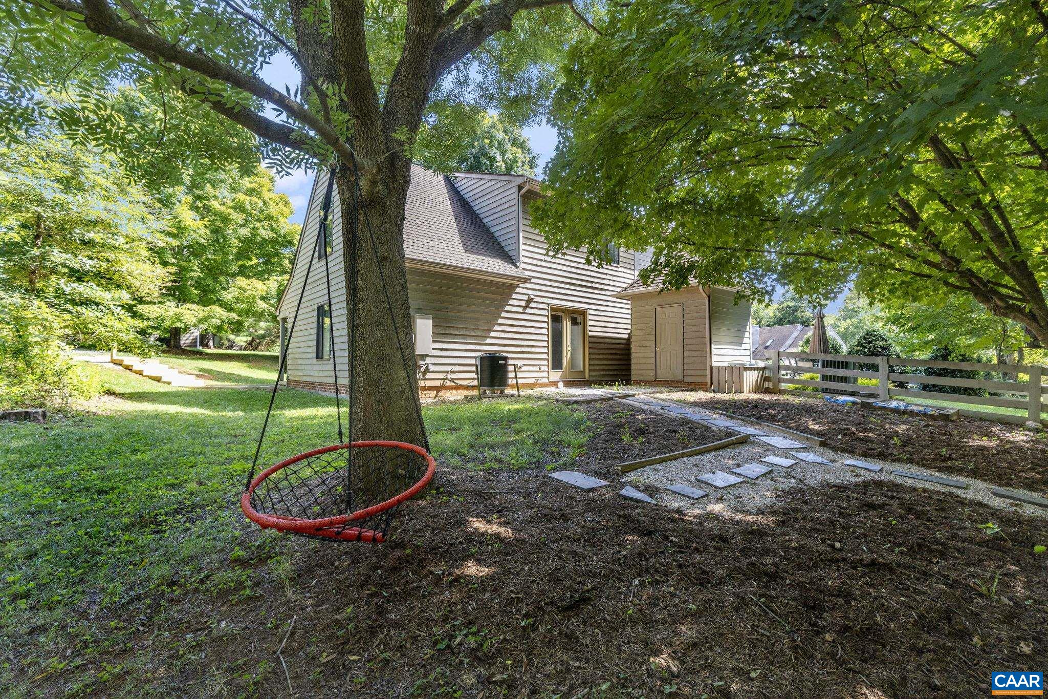 1018 HIGHLANDS DR, CHARLOTTESVILLE, Virginia 22901, 2 Bedrooms Bedrooms, ,2 BathroomsBathrooms,Residential,1018 HIGHLANDS DR,660192 MLS # 660192