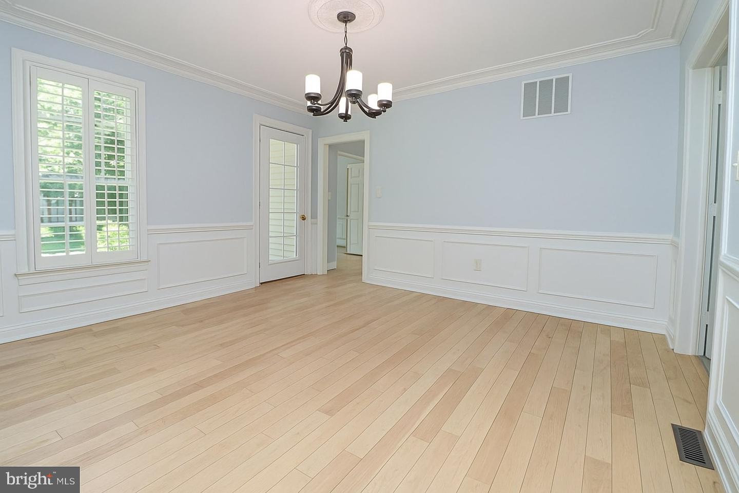 5810 HANNORA LN, FAIRFAX STATION, Virginia 22039, 5 Bedrooms Bedrooms, ,3 BathroomsBathrooms,Residential,For sale,5810 HANNORA LN,VAFX2226698 MLS # VAFX2226698