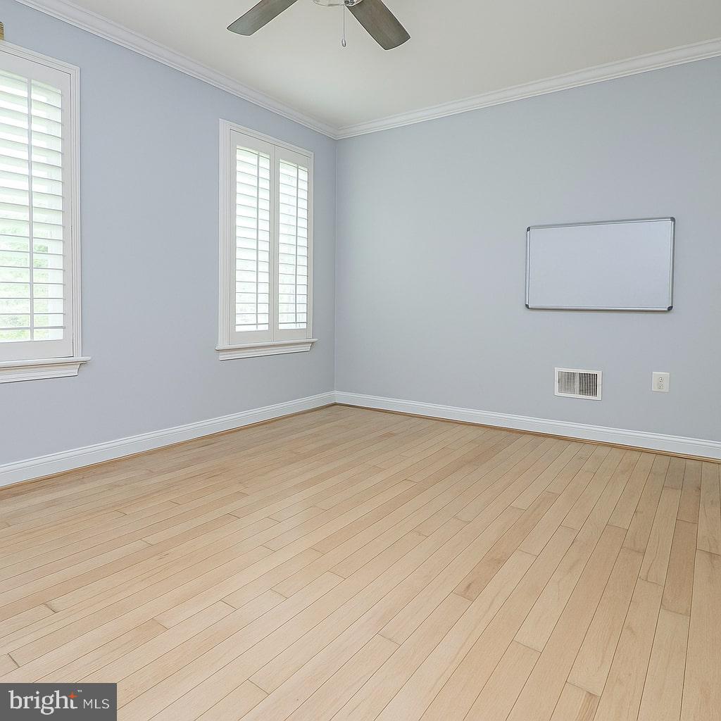 5810 HANNORA LN, FAIRFAX STATION, Virginia 22039, 5 Bedrooms Bedrooms, ,3 BathroomsBathrooms,Residential,For sale,5810 HANNORA LN,VAFX2226698 MLS # VAFX2226698