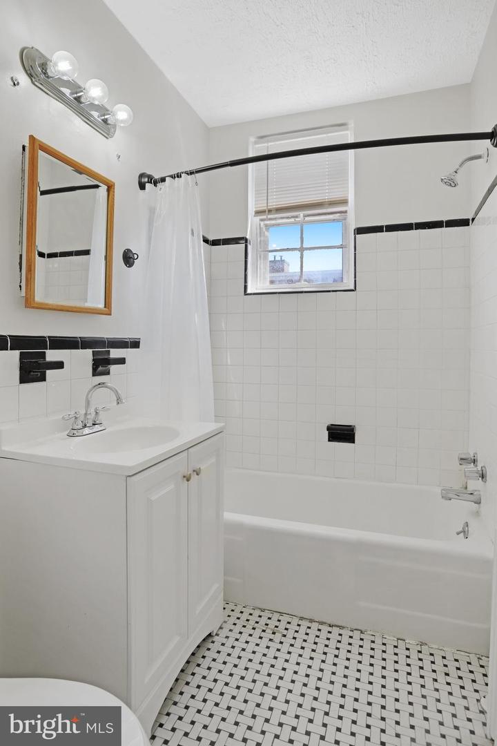 1446 TUCKERMAN ST NW #306, WASHINGTON, District Of Columbia 20011, 1 Bedroom Bedrooms, ,1 BathroomBathrooms,Residential,For sale,1446 TUCKERMAN ST NW #306,DCDC2189424 MLS # DCDC2189424