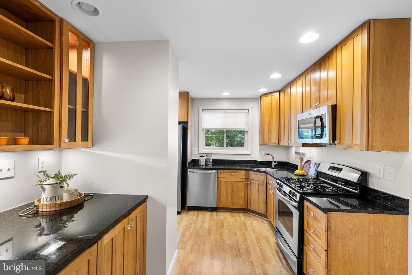 3542 MARTHA CUSTIS DR, ALEXANDRIA, Virginia 22302, 1 Bedroom Bedrooms, ,1 BathroomBathrooms,Residential,For sale,3542 MARTHA CUSTIS DR,VAAX2042772 MLS # VAAX2042772