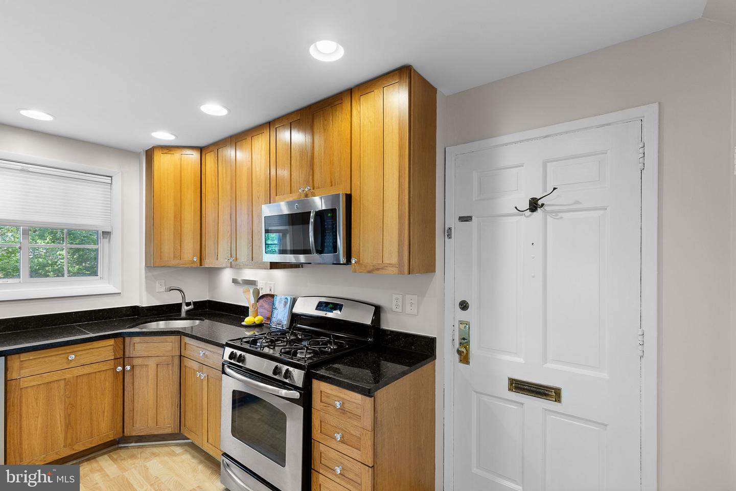 3542 MARTHA CUSTIS DR, ALEXANDRIA, Virginia 22302, 1 Bedroom Bedrooms, ,1 BathroomBathrooms,Residential,For sale,3542 MARTHA CUSTIS DR,VAAX2042772 MLS # VAAX2042772