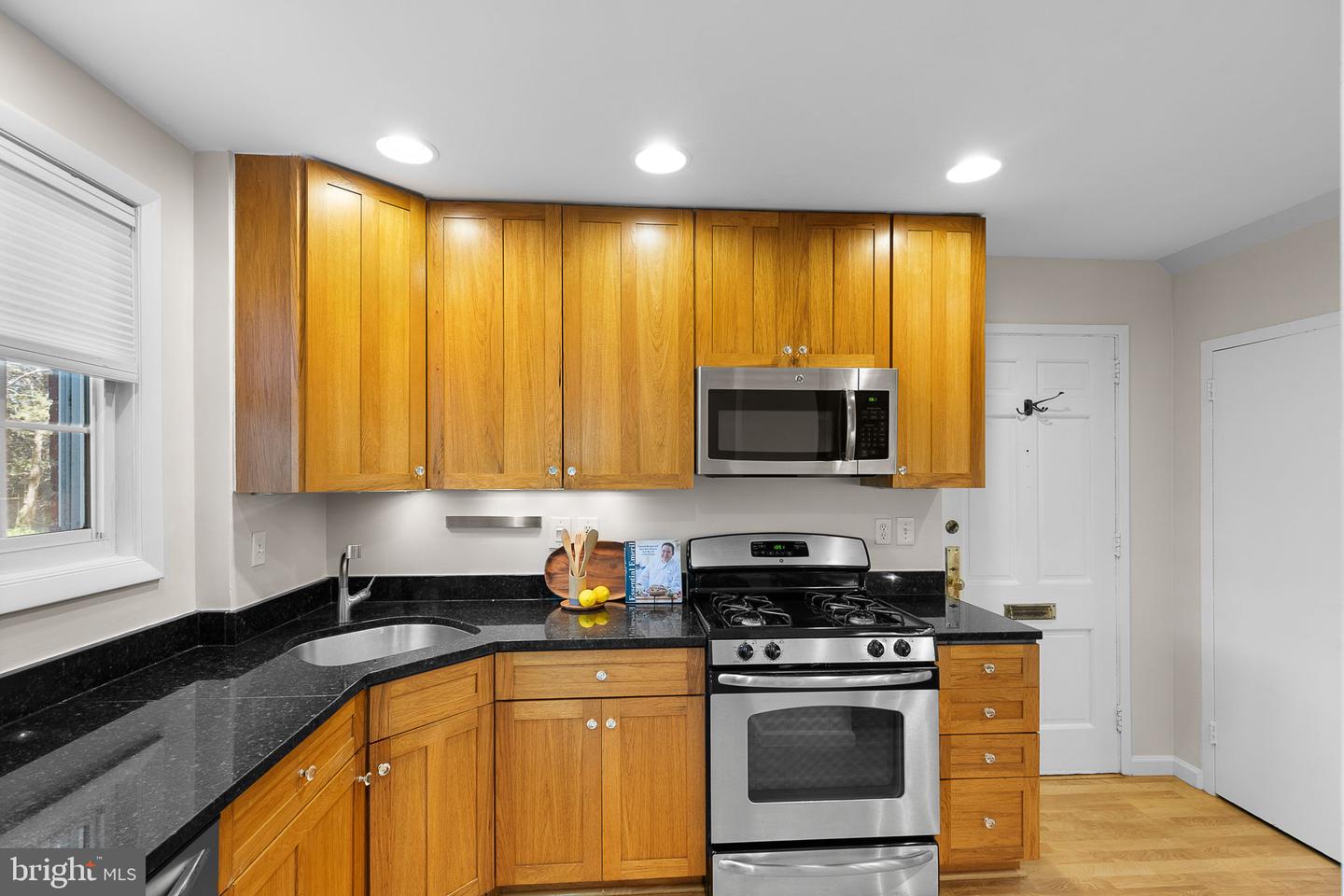 3542 MARTHA CUSTIS DR, ALEXANDRIA, Virginia 22302, 1 Bedroom Bedrooms, ,1 BathroomBathrooms,Residential,For sale,3542 MARTHA CUSTIS DR,VAAX2042772 MLS # VAAX2042772