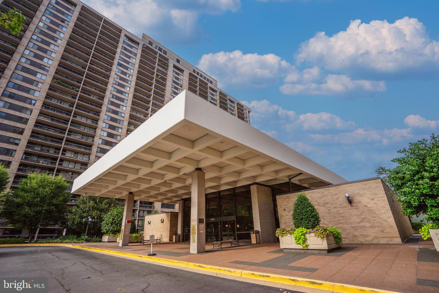 3701 S GEORGE MASON DR DR #1803, FALLS CHURCH, Virginia 22041, 1 Bedroom Bedrooms, ,1 BathroomBathrooms,Residential,For sale,3701 S GEORGE MASON DR DR #1803,VAFX2228038 MLS # VAFX2228038