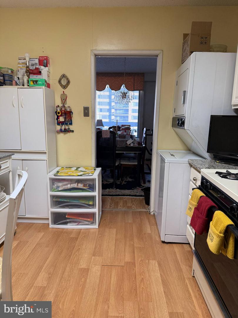 3701 S GEORGE MASON DR DR #1803, FALLS CHURCH, Virginia 22041, 1 Bedroom Bedrooms, ,1 BathroomBathrooms,Residential,For sale,3701 S GEORGE MASON DR DR #1803,VAFX2228038 MLS # VAFX2228038