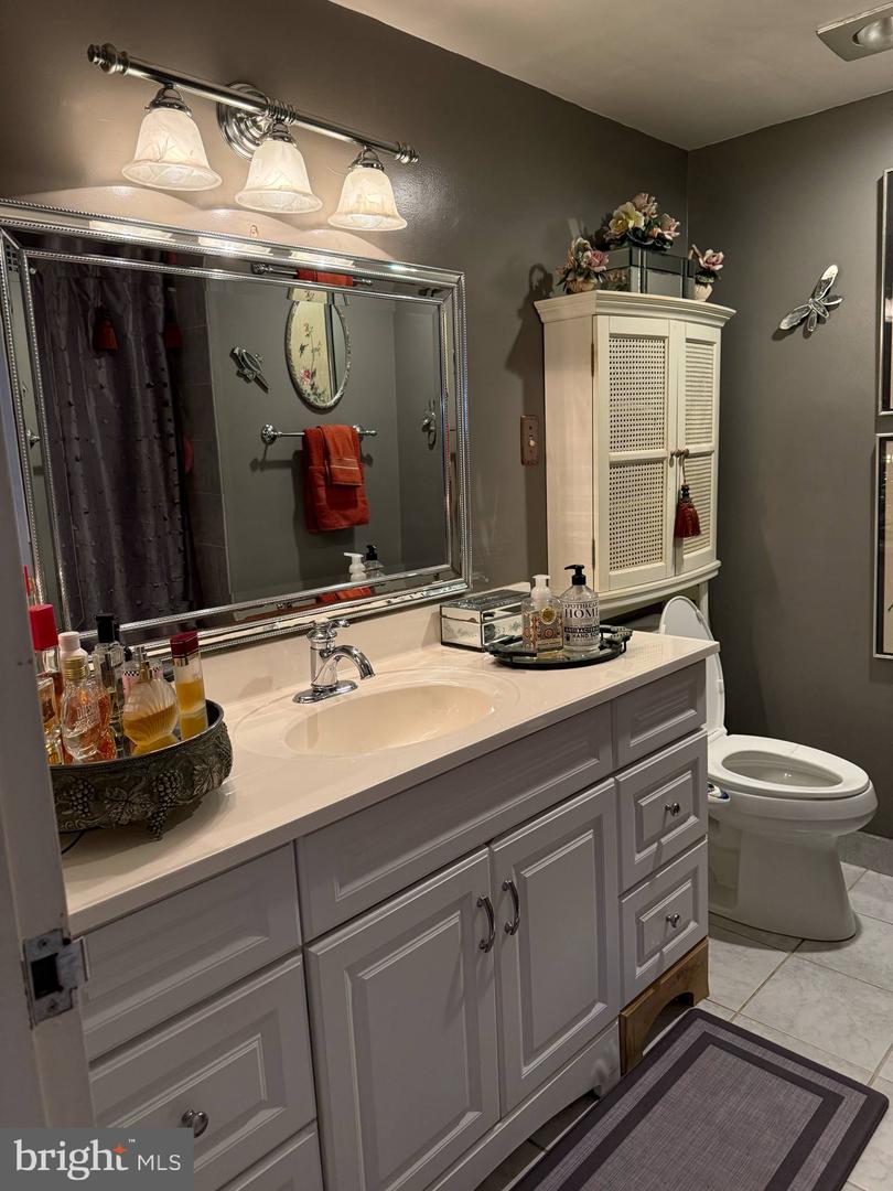 3701 S GEORGE MASON DR DR #1803, FALLS CHURCH, Virginia 22041, 1 Bedroom Bedrooms, ,1 BathroomBathrooms,Residential,For sale,3701 S GEORGE MASON DR DR #1803,VAFX2228038 MLS # VAFX2228038
