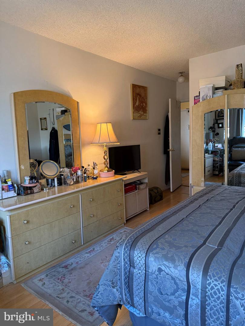 3701 S GEORGE MASON DR DR #1803, FALLS CHURCH, Virginia 22041, 1 Bedroom Bedrooms, ,1 BathroomBathrooms,Residential,For sale,3701 S GEORGE MASON DR DR #1803,VAFX2228038 MLS # VAFX2228038
