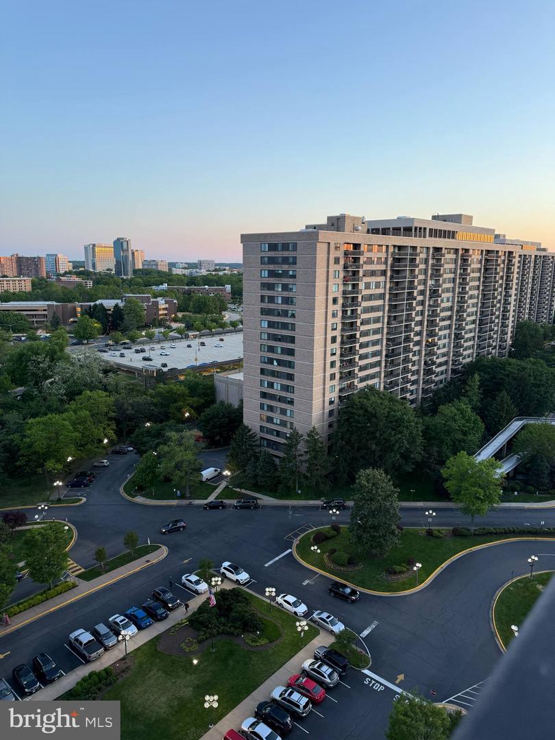3701 S GEORGE MASON DR DR #1803, FALLS CHURCH, Virginia 22041, 1 Bedroom Bedrooms, ,1 BathroomBathrooms,Residential,For sale,3701 S GEORGE MASON DR DR #1803,VAFX2228038 MLS # VAFX2228038