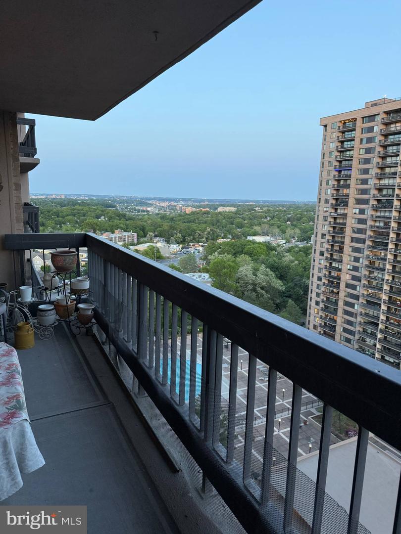 3701 S GEORGE MASON DR DR #1803, FALLS CHURCH, Virginia 22041, 1 Bedroom Bedrooms, ,1 BathroomBathrooms,Residential,For sale,3701 S GEORGE MASON DR DR #1803,VAFX2228038 MLS # VAFX2228038