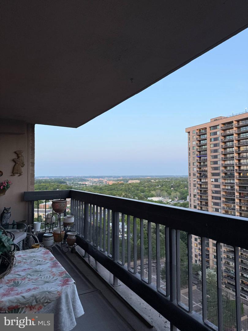 3701 S GEORGE MASON DR DR #1803, FALLS CHURCH, Virginia 22041, 1 Bedroom Bedrooms, ,1 BathroomBathrooms,Residential,For sale,3701 S GEORGE MASON DR DR #1803,VAFX2228038 MLS # VAFX2228038