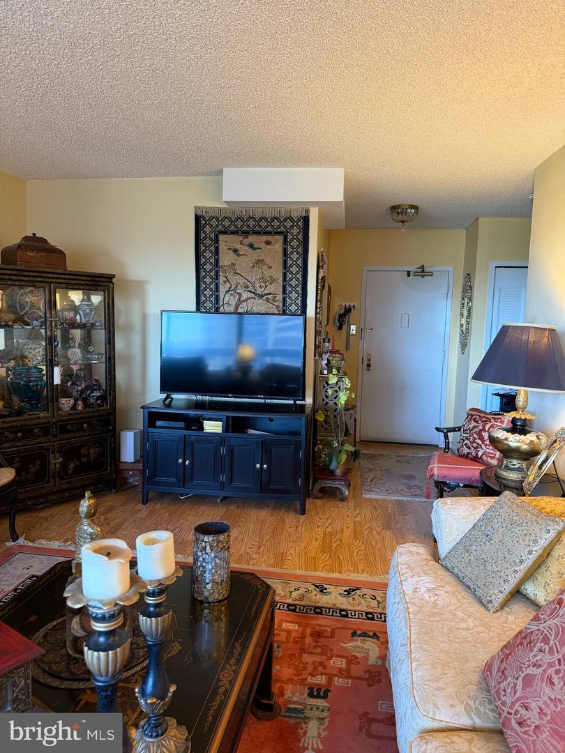 3701 S GEORGE MASON DR DR #1803, FALLS CHURCH, Virginia 22041, 1 Bedroom Bedrooms, ,1 BathroomBathrooms,Residential,For sale,3701 S GEORGE MASON DR DR #1803,VAFX2228038 MLS # VAFX2228038