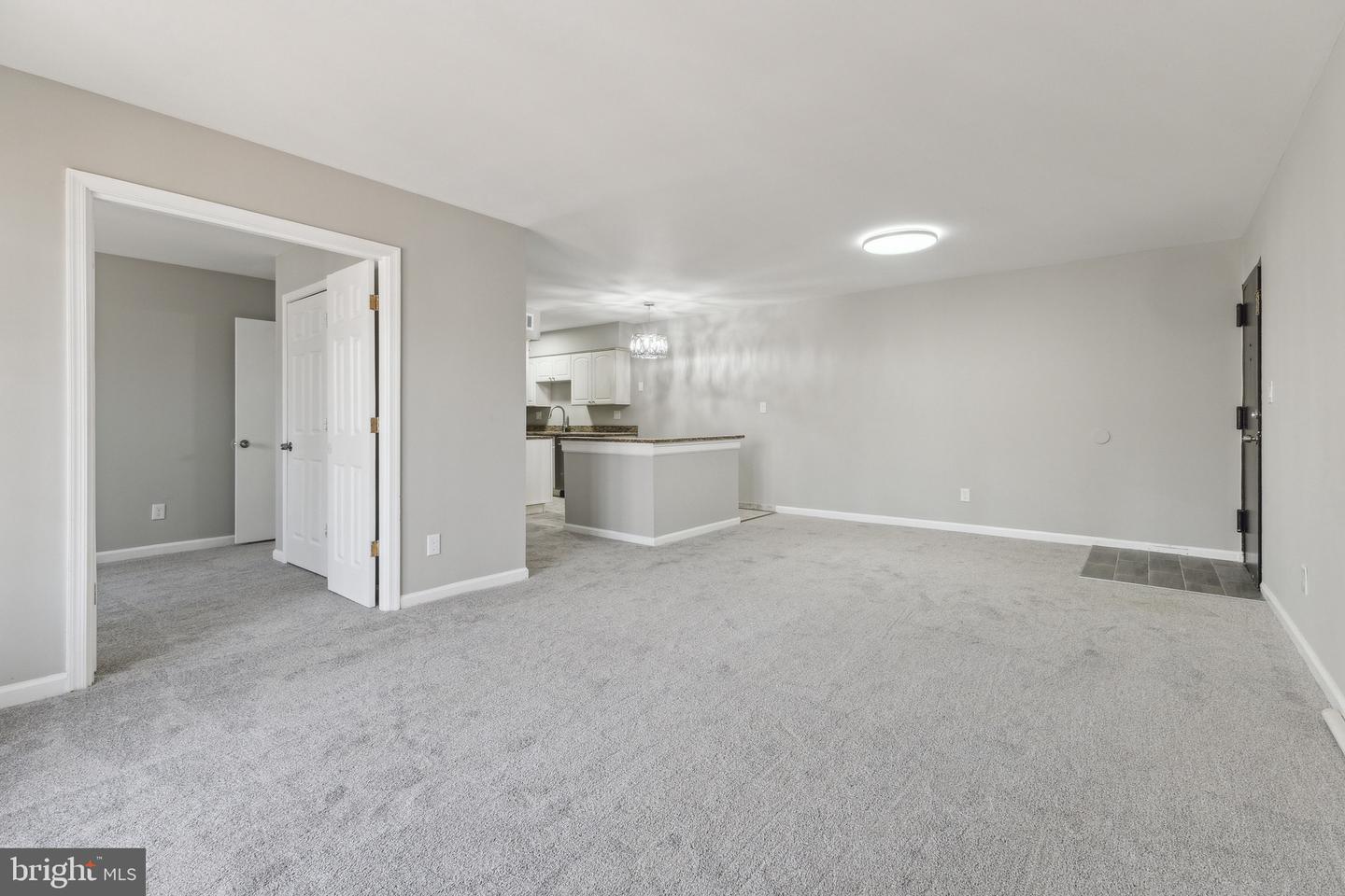 5900-H KINGSFORD RD #431, SPRINGFIELD, Virginia 22152, 3 Bedrooms Bedrooms, ,2 BathroomsBathrooms,Residential,For sale,5900-H KINGSFORD RD #431,VAFX2228870 MLS # VAFX2228870