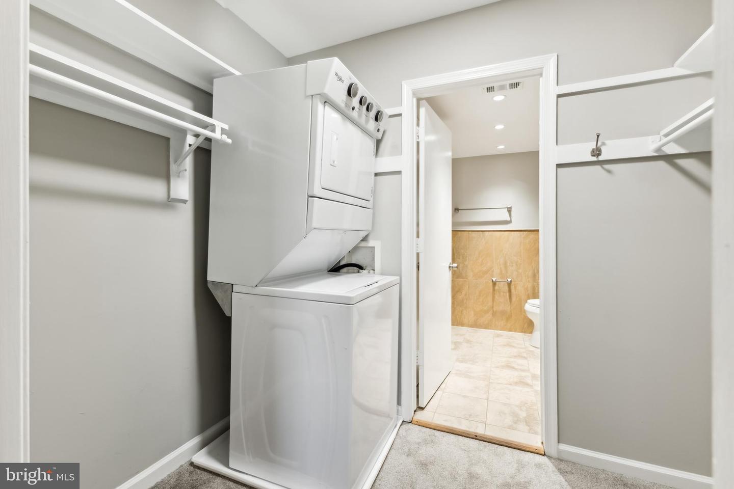 5900-H KINGSFORD RD #431, SPRINGFIELD, Virginia 22152, 3 Bedrooms Bedrooms, ,2 BathroomsBathrooms,Residential,For sale,5900-H KINGSFORD RD #431,VAFX2228870 MLS # VAFX2228870