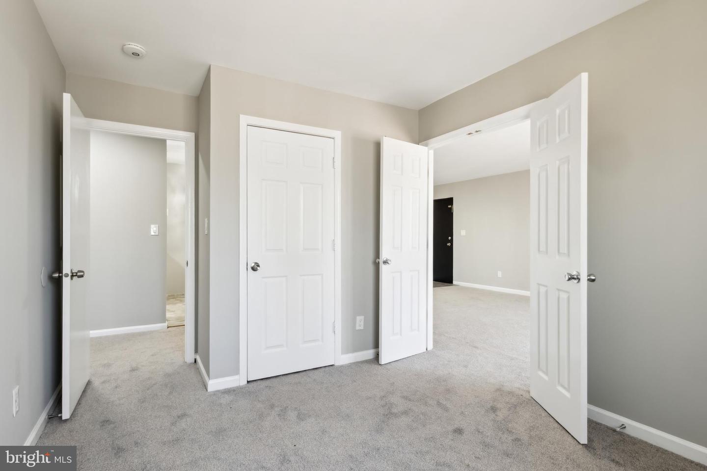 5900-H KINGSFORD RD #431, SPRINGFIELD, Virginia 22152, 3 Bedrooms Bedrooms, ,2 BathroomsBathrooms,Residential,For sale,5900-H KINGSFORD RD #431,VAFX2228870 MLS # VAFX2228870