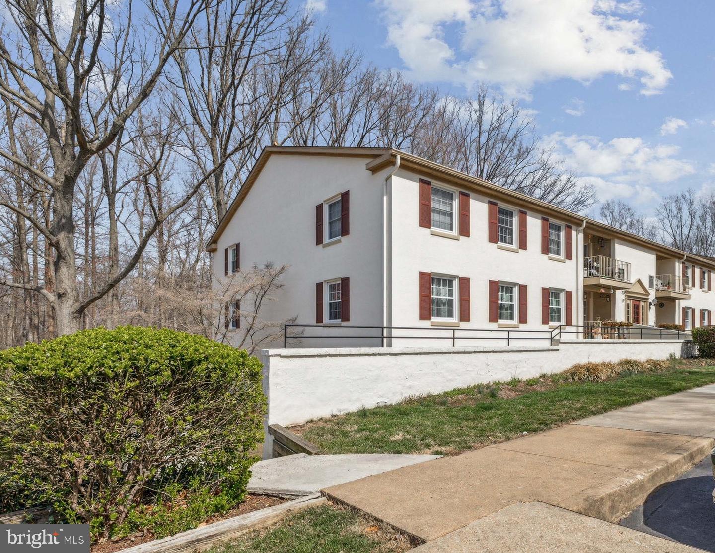 5900-H KINGSFORD RD #431, SPRINGFIELD, Virginia 22152, 3 Bedrooms Bedrooms, ,2 BathroomsBathrooms,Residential,For sale,5900-H KINGSFORD RD #431,VAFX2228870 MLS # VAFX2228870