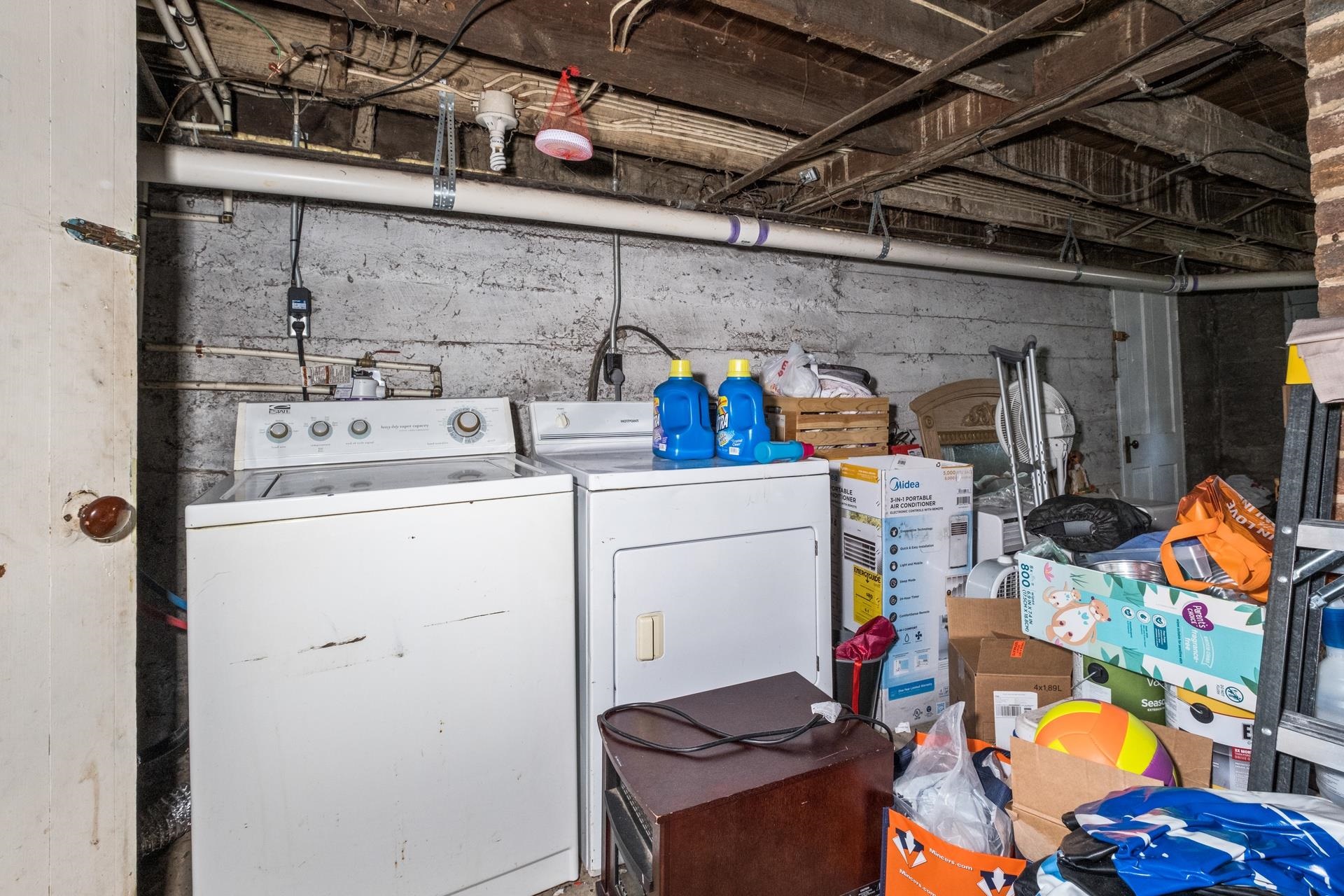 105 LAKE AVE, STAUNTON, Virginia 24401, 3 Bedrooms Bedrooms, ,2 BathroomsBathrooms,Residential,105 LAKE AVE,664018 MLS # 664018