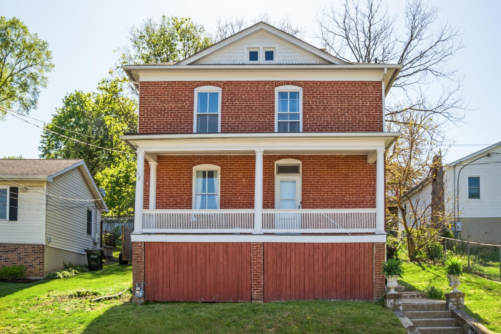 105 LAKE AVE, STAUNTON, Virginia 24401, 3 Bedrooms Bedrooms, ,2 BathroomsBathrooms,Residential,105 LAKE AVE,664018 MLS # 664018