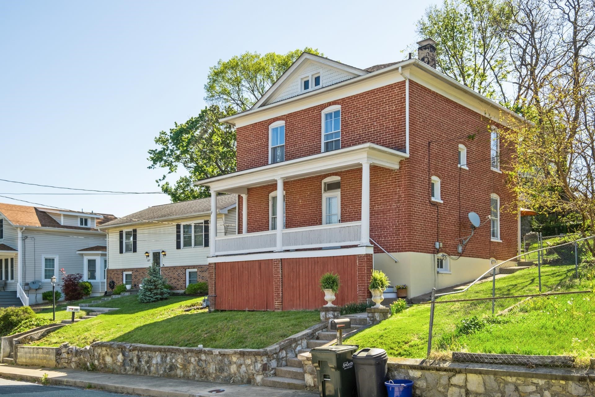 105 LAKE AVE, STAUNTON, Virginia 24401, 3 Bedrooms Bedrooms, ,2 BathroomsBathrooms,Residential,105 LAKE AVE,664018 MLS # 664018