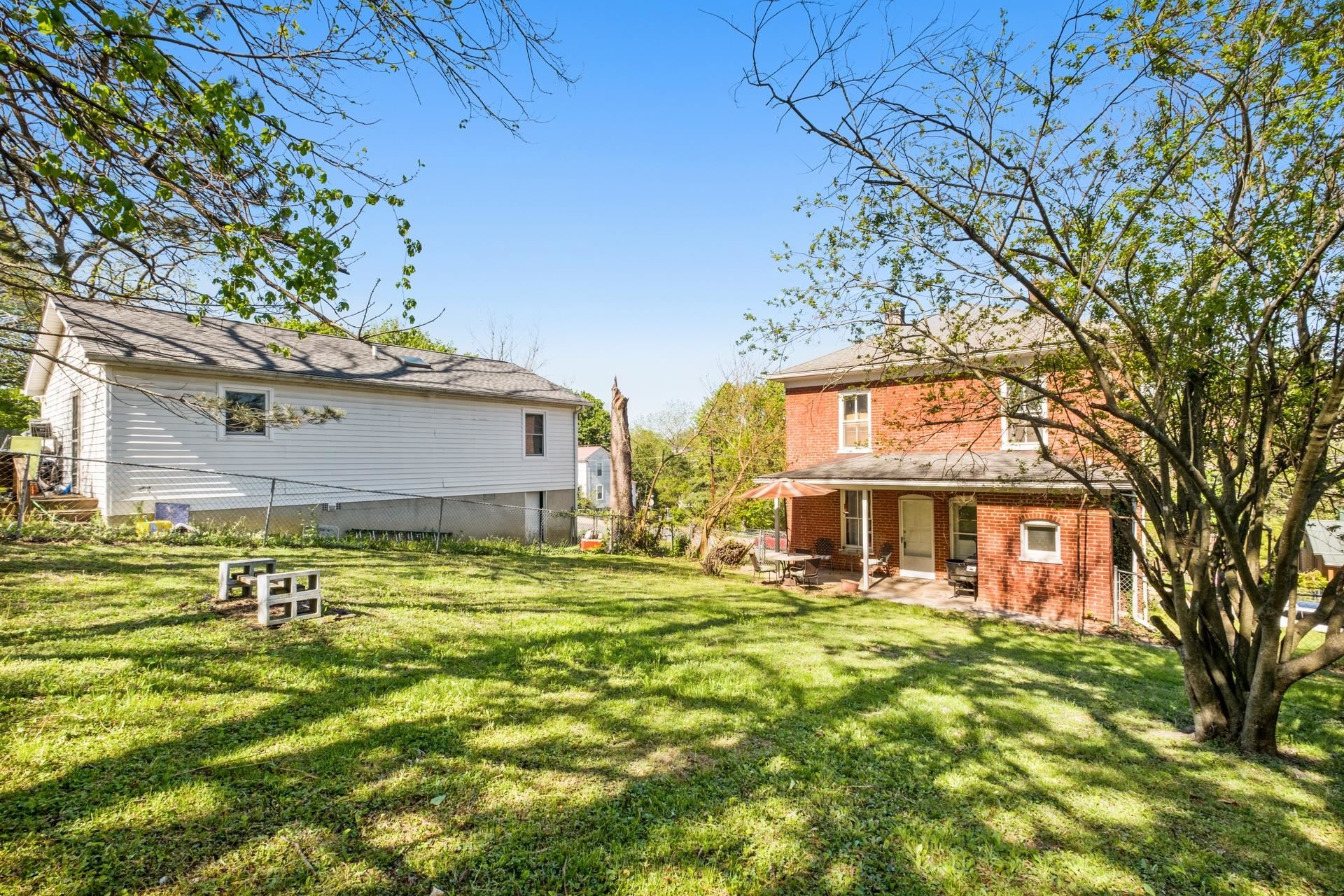 105 LAKE AVE, STAUNTON, Virginia 24401, 3 Bedrooms Bedrooms, ,2 BathroomsBathrooms,Residential,105 LAKE AVE,664018 MLS # 664018