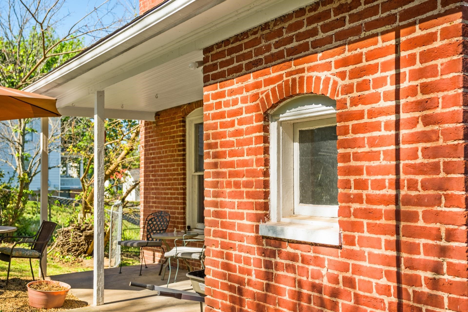 105 LAKE AVE, STAUNTON, Virginia 24401, 3 Bedrooms Bedrooms, ,2 BathroomsBathrooms,Residential,105 LAKE AVE,664018 MLS # 664018