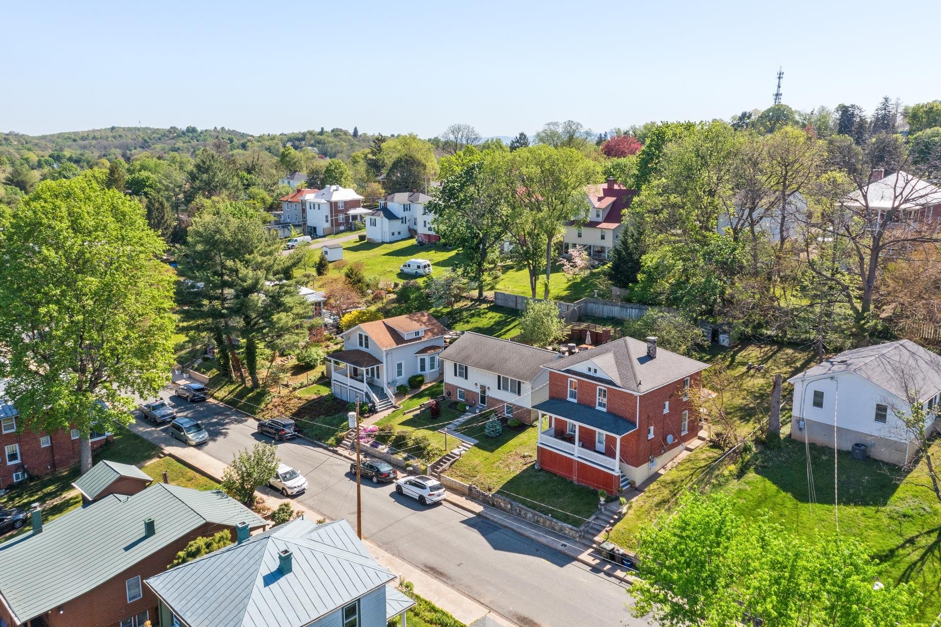 105 LAKE AVE, STAUNTON, Virginia 24401, 3 Bedrooms Bedrooms, ,2 BathroomsBathrooms,Residential,105 LAKE AVE,664018 MLS # 664018