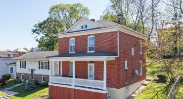105 LAKE AVE, STAUNTON, Virginia 24401, 3 Bedrooms Bedrooms, ,2 BathroomsBathrooms,Residential,105 LAKE AVE,664018 MLS # 664018