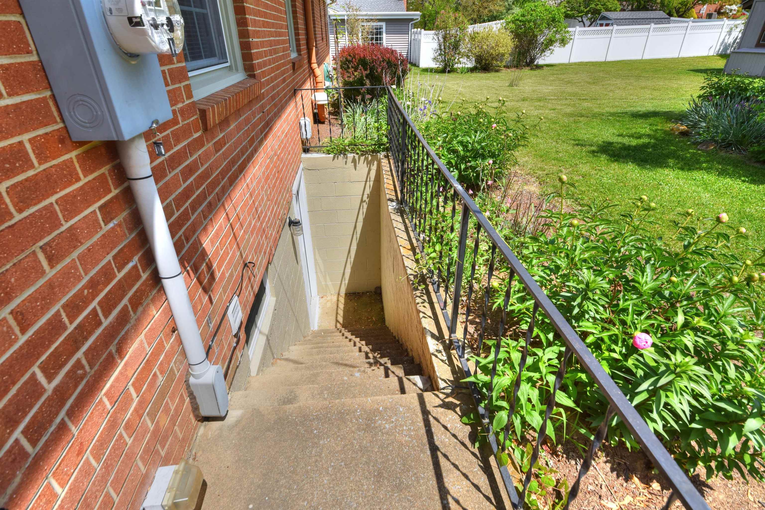 1616 ARMISTEAD RD, WAYNESBORO, Virginia 22980, 3 Bedrooms Bedrooms, ,2 BathroomsBathrooms,Residential,1616 ARMISTEAD RD,664019 MLS # 664019