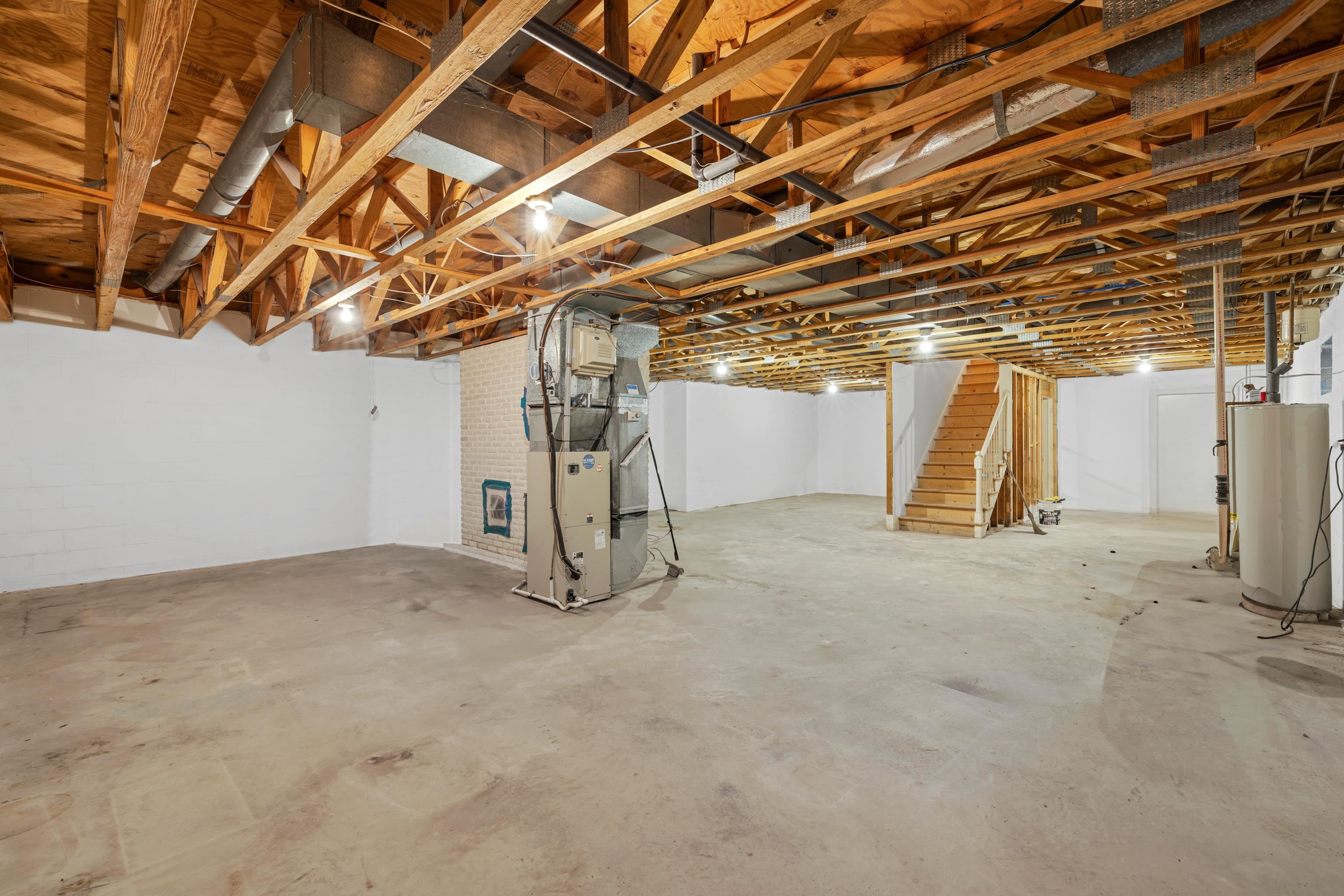 *includes 456 square feet workshop