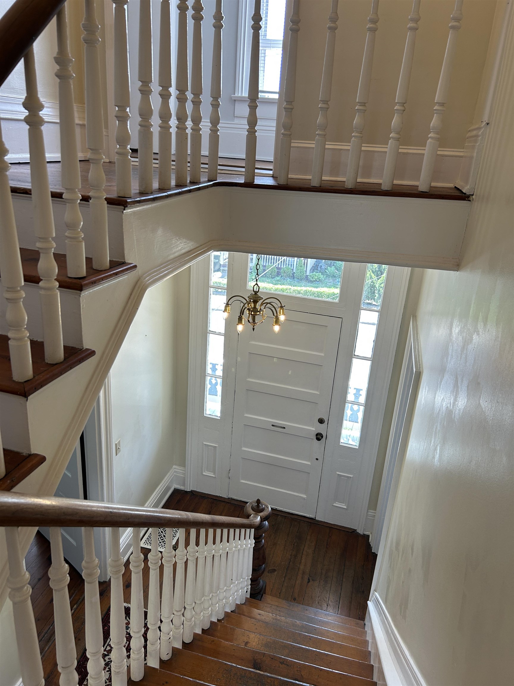 519 W FREDERICK ST, STAUNTON, Virginia 24401, 3 Bedrooms Bedrooms, ,4 BathroomsBathrooms,Residential,519 W FREDERICK ST,664030 MLS # 664030