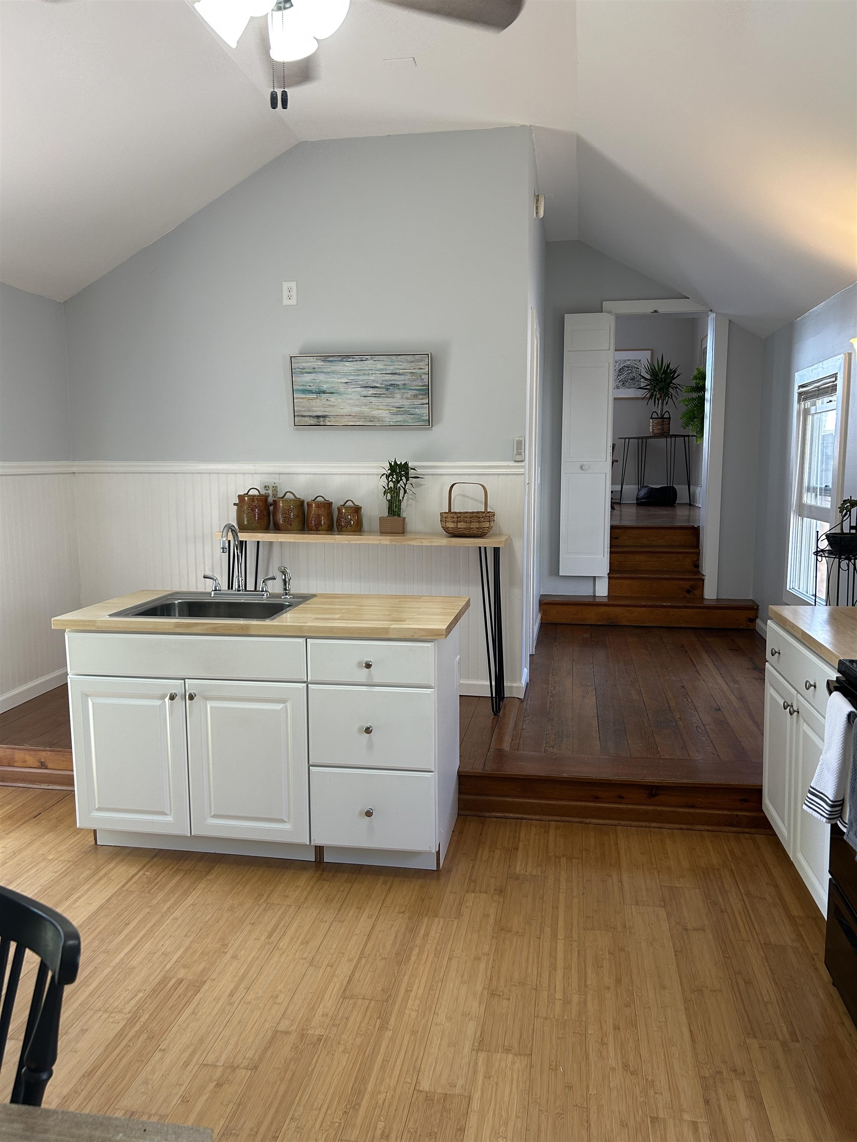 519 W FREDERICK ST, STAUNTON, Virginia 24401, 3 Bedrooms Bedrooms, ,4 BathroomsBathrooms,Residential,519 W FREDERICK ST,664030 MLS # 664030