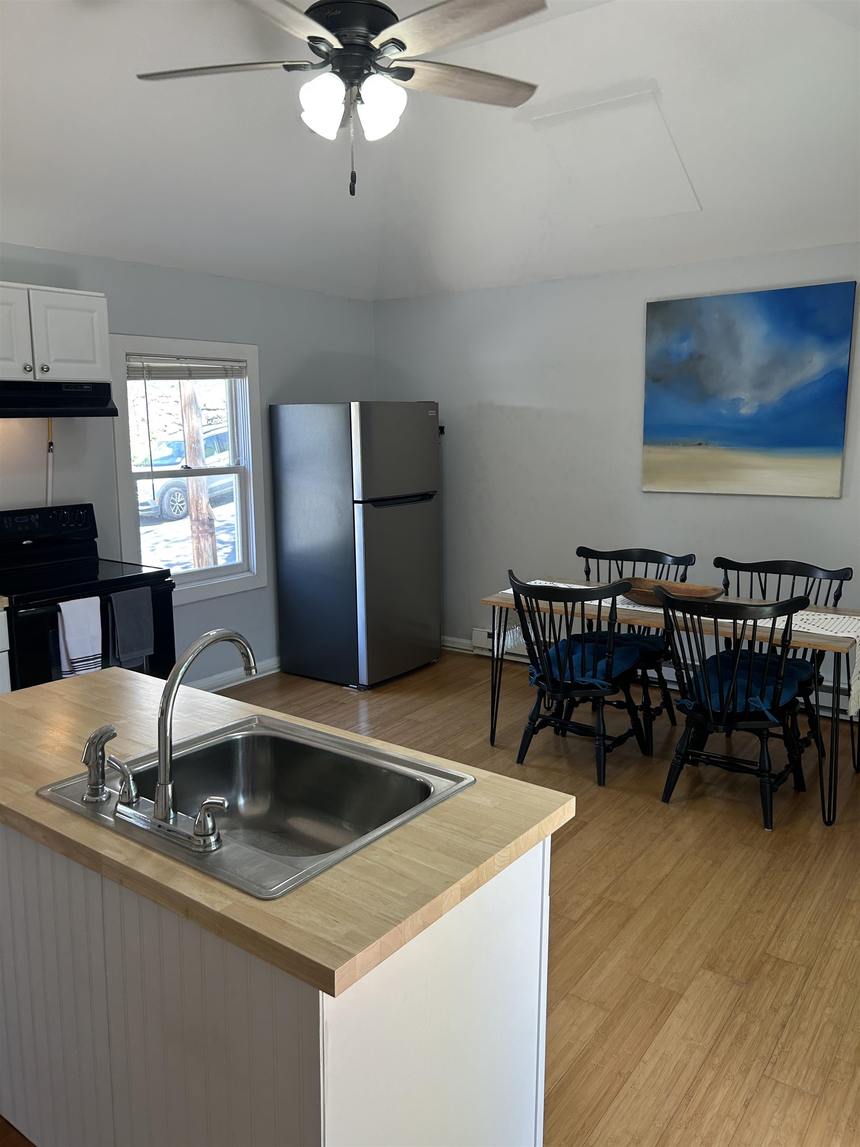519 W FREDERICK ST, STAUNTON, Virginia 24401, 3 Bedrooms Bedrooms, ,4 BathroomsBathrooms,Residential,519 W FREDERICK ST,664030 MLS # 664030