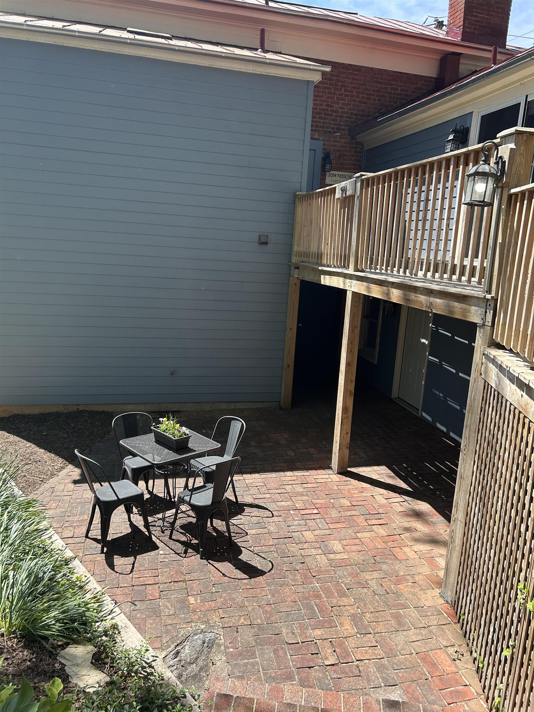 519 W FREDERICK ST, STAUNTON, Virginia 24401, 3 Bedrooms Bedrooms, ,4 BathroomsBathrooms,Residential,519 W FREDERICK ST,664030 MLS # 664030