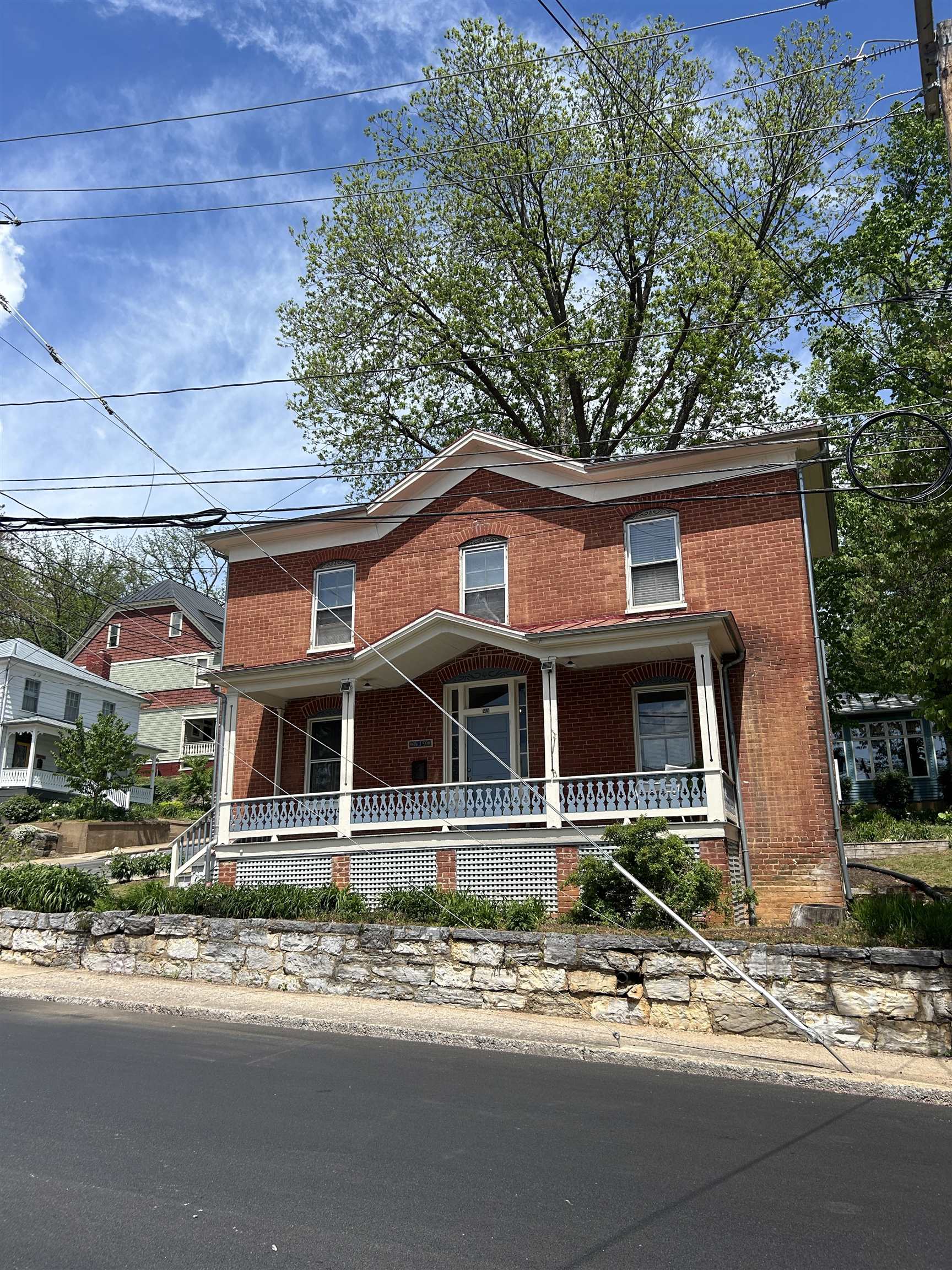 519 W FREDERICK ST, STAUNTON, Virginia 24401, 3 Bedrooms Bedrooms, ,4 BathroomsBathrooms,Residential,519 W FREDERICK ST,664030 MLS # 664030